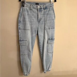 Express Light Wash Women's Cropped Jeans